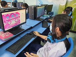 นักเรียนฝึกใช้ AR spatial.io