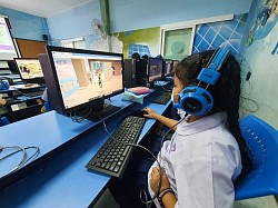 นักเรียนฝึกใช้ AR spatial.io